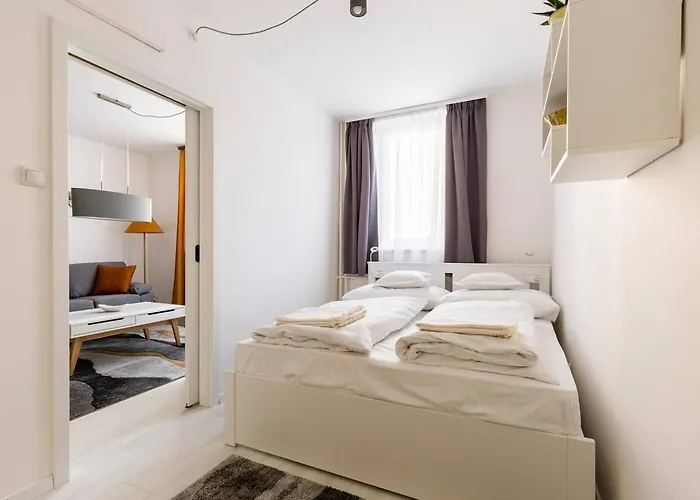 アパート Flat White *